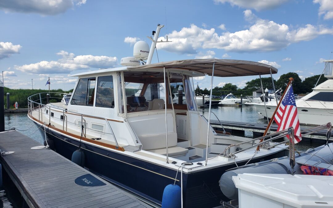 2005 Grand Banks Eastbay 43 HX